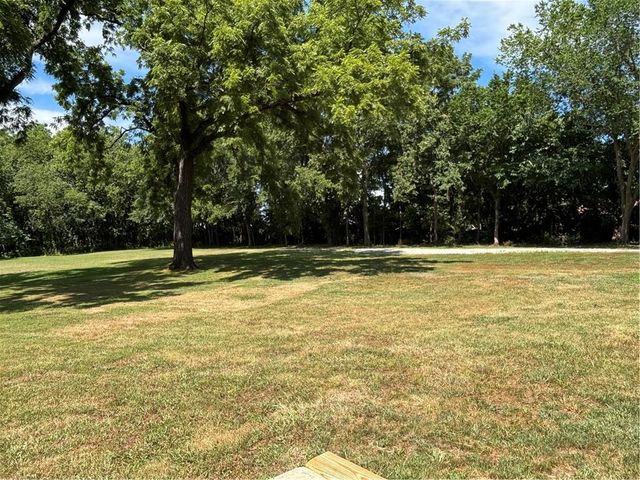 4210 DR GREAVES Road, Grandview, MO 64030