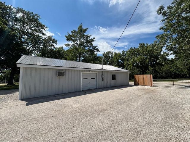 4210 DR GREAVES Road, Grandview, MO 64030