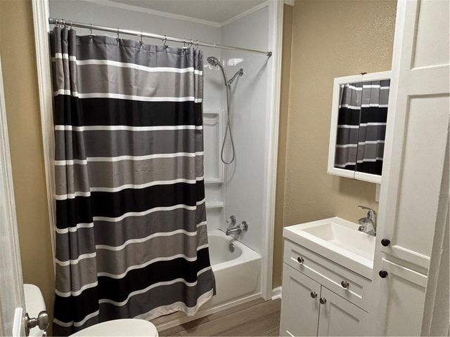 4210 DR GREAVES Road, Grandview, MO 64030