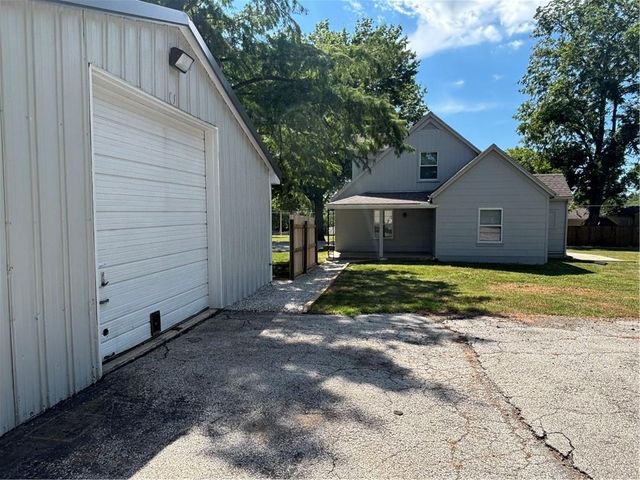 4210 DR GREAVES Road, Grandview, MO 64030