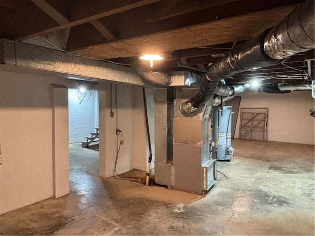 4210 DR GREAVES Road, Grandview, MO 64030