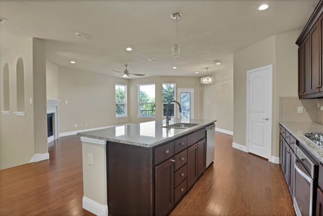 2665 Villa Di Lago 1, Grand Prairie, TX 75054