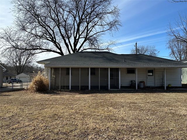 629 22nd Street, West Des Moines, IA 50265