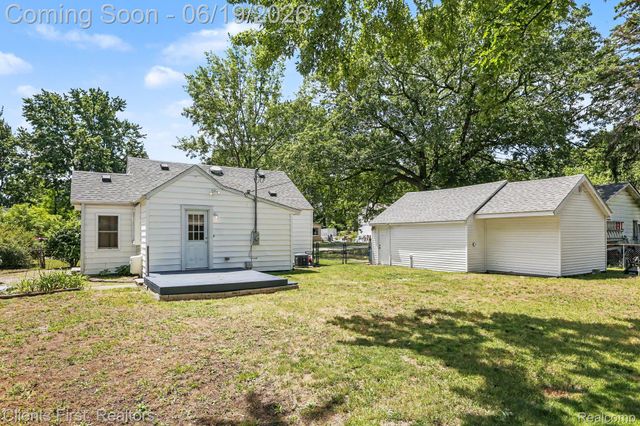 34728 Pardo Street, Westland, MI 48185