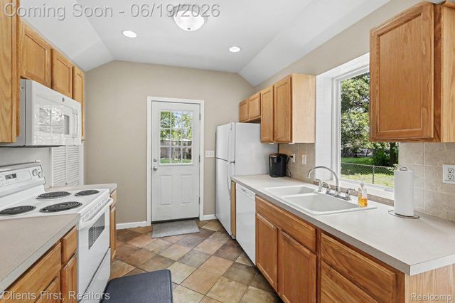 34728 Pardo Street, Westland, MI 48185