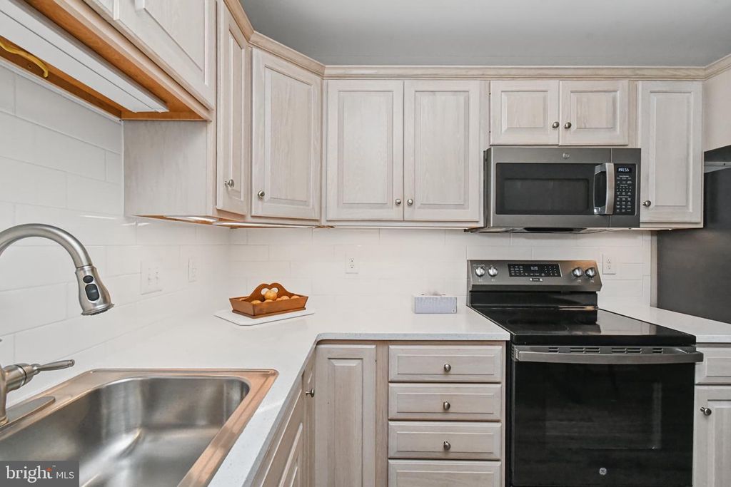 2461 E HIGH ST #LII, Pottstown, PA 19464 — photo 5