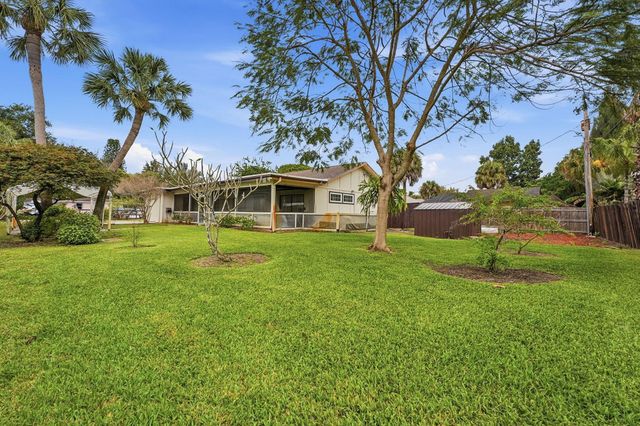 708 Dixie Lane, West Palm Beach, FL 33415