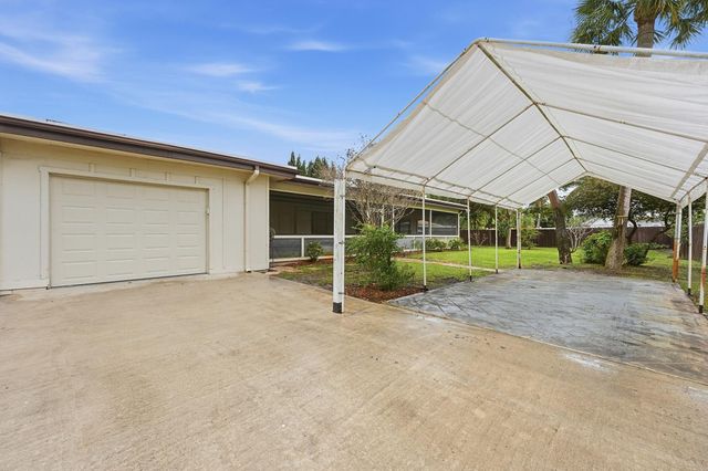 708 Dixie Lane, West Palm Beach, FL 33415