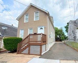 22 John St, Carteret Boro, NJ 07008