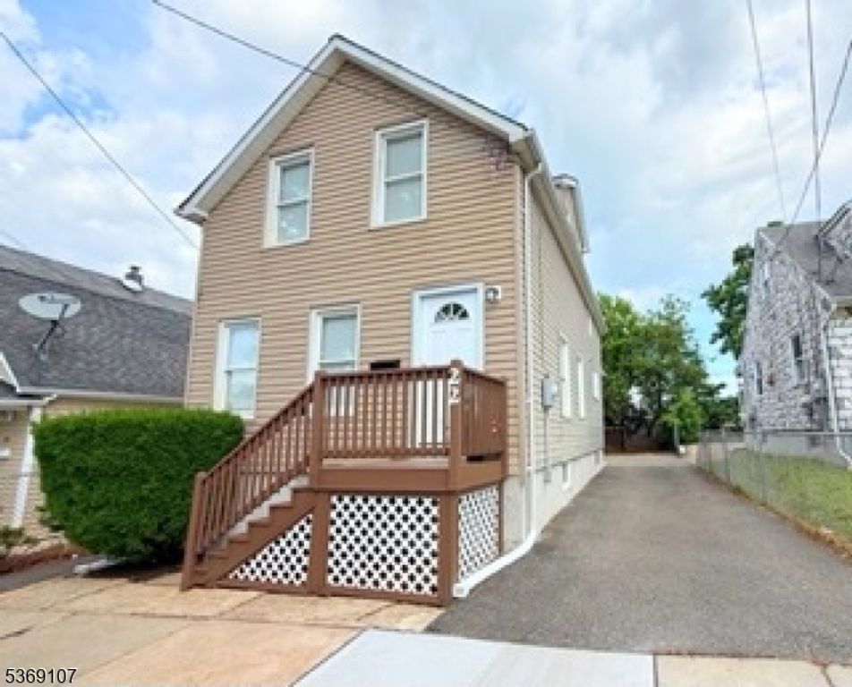 22 John St, Carteret Boro, NJ 07008