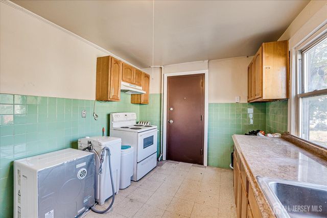 312 Rhode Island Avenue, East Orange, NJ 07018