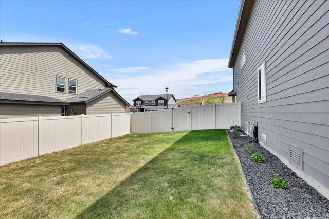 20766 E Valley Vista Dr, Liberty Lake, WA 99019