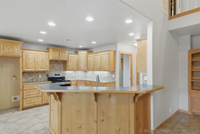 26997 E 161st Street S, Coweta, OK 74429