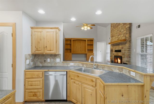 26997 E 161st Street S, Coweta, OK 74429