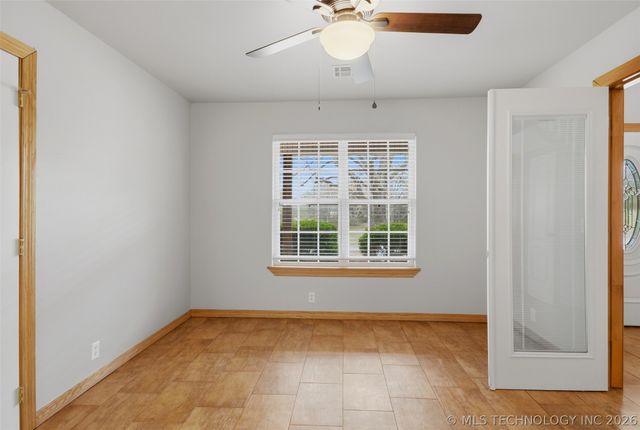 26997 E 161st Street S, Coweta, OK 74429