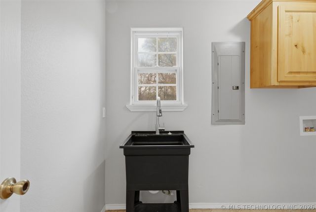 26997 E 161st Street S, Coweta, OK 74429