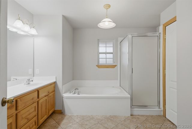 26997 E 161st Street S, Coweta, OK 74429