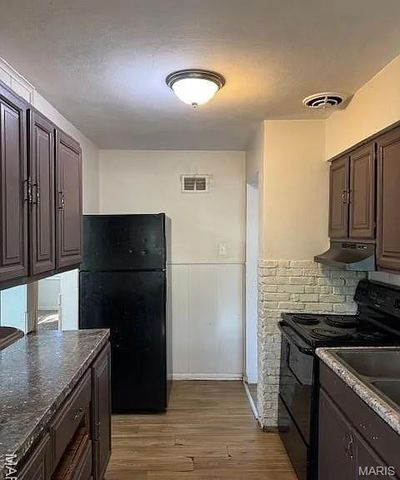 17 Godfrey Lane, Ferguson, MO 63135