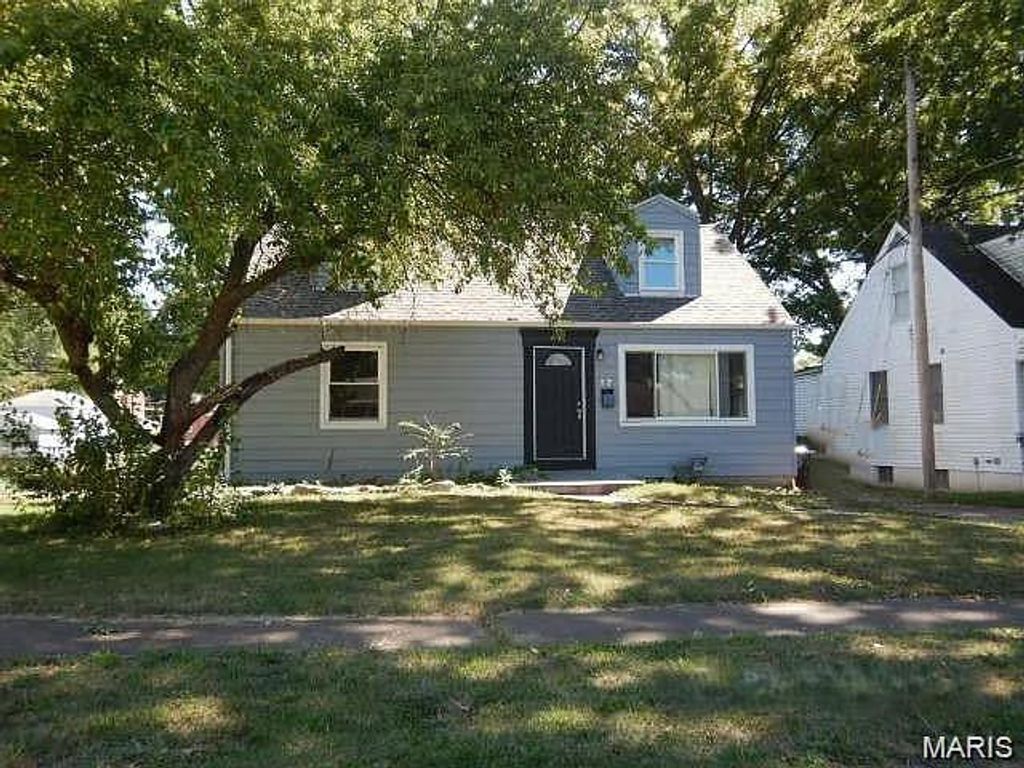 17 Godfrey Lane, Ferguson, MO 63135