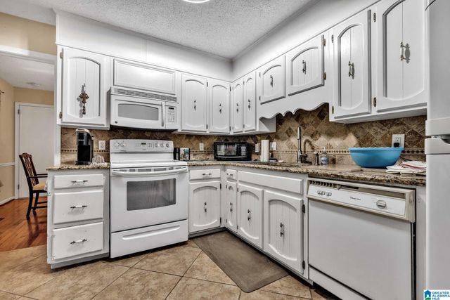 522 S SANDERS ROAD, Hoover, AL 35226
