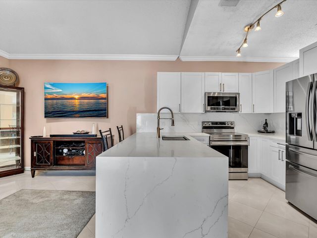 7549 NW 3rd Court, Plantation, FL 33317