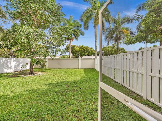 7549 NW 3rd Court, Plantation, FL 33317