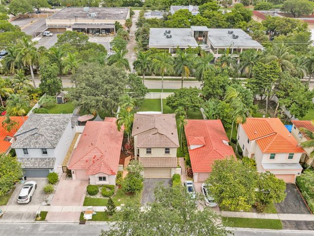 7549 NW 3rd Court, Plantation, FL 33317