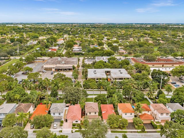 7549 NW 3rd Court, Plantation, FL 33317