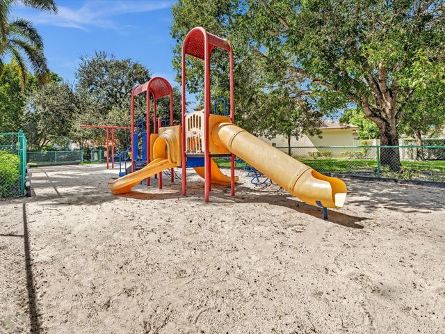 7549 NW 3rd Court, Plantation, FL 33317