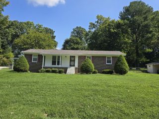 208 Caldwell Dr, Columbia, TN 38401