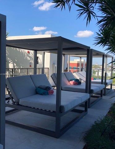 1600 NE 1st Ave 1418, Miami, FL 33132