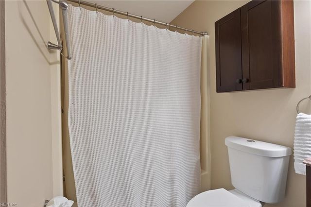 2246 E Ocean View Ave Apt 203, Norfolk, VA 23518