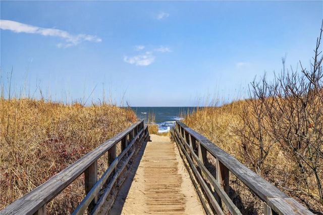 2246 E Ocean View Ave Apt 203, Norfolk, VA 23518