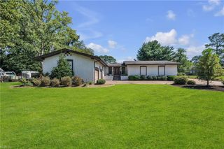 75 Carriage Hill DR, Poquoson, VA 23662