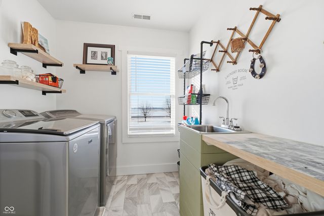 9196 E 300 N, Whitestown, IN 46075