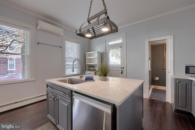 658 W WALNUT ST, Lancaster, PA 17603