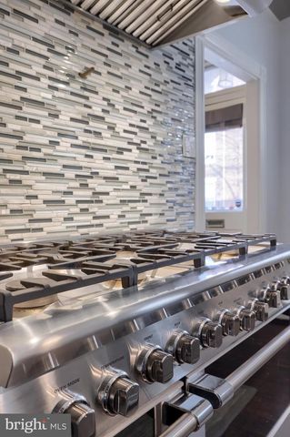 658 W WALNUT ST, Lancaster, PA 17603