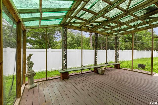 1136 BOBETTA Court, Clinton, IA 52732