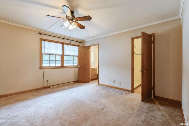 1136 BOBETTA Court, Clinton, IA 52732