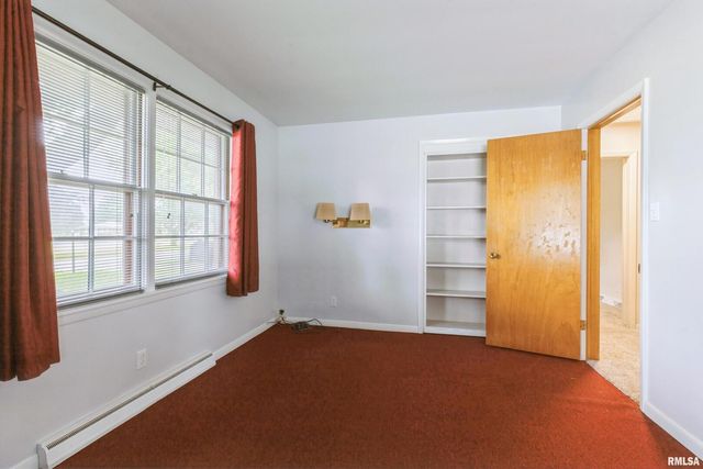 1136 BOBETTA Court, Clinton, IA 52732