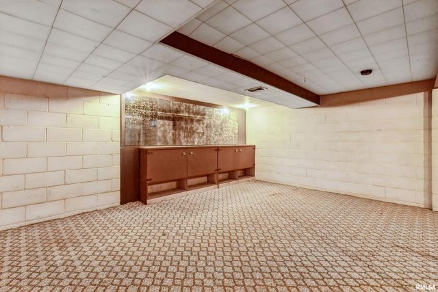 1136 BOBETTA Court, Clinton, IA 52732