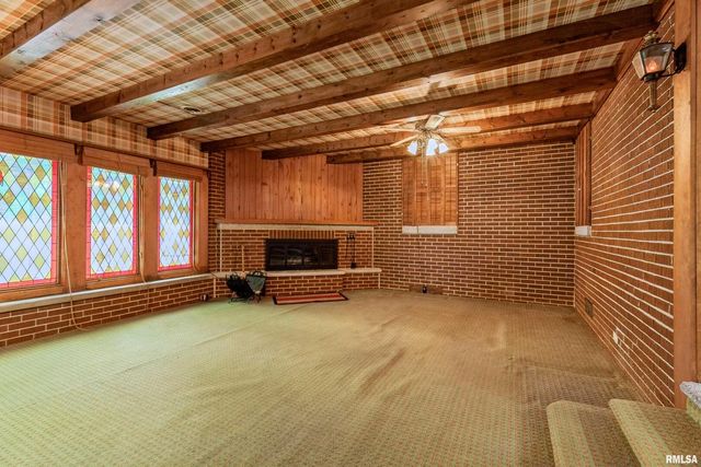 1136 BOBETTA Court, Clinton, IA 52732