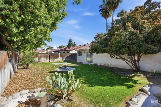 10600 Petalo Drive, Bakersfield, CA 93311