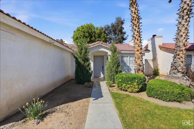 10600 Petalo Drive, Bakersfield, CA 93311