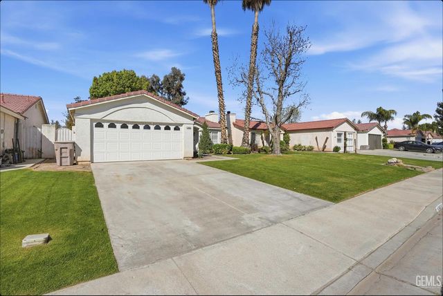 10600 Petalo Drive, Bakersfield, CA 93311