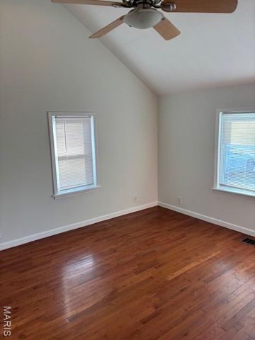 9547 Ridge Avenue, St Louis, MO 63114