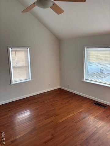 9547 Ridge Avenue, St Louis, MO 63114