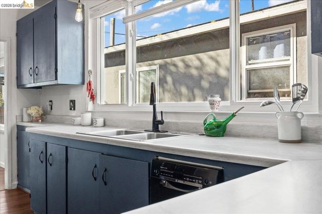 3608 Adeline St, Emeryville, CA 94608