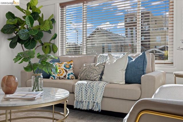 3608 Adeline St, Emeryville, CA 94608