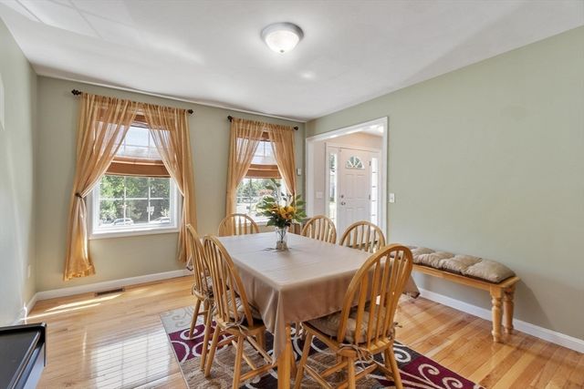 30 Morningside Dr, Haverhill, MA 01832